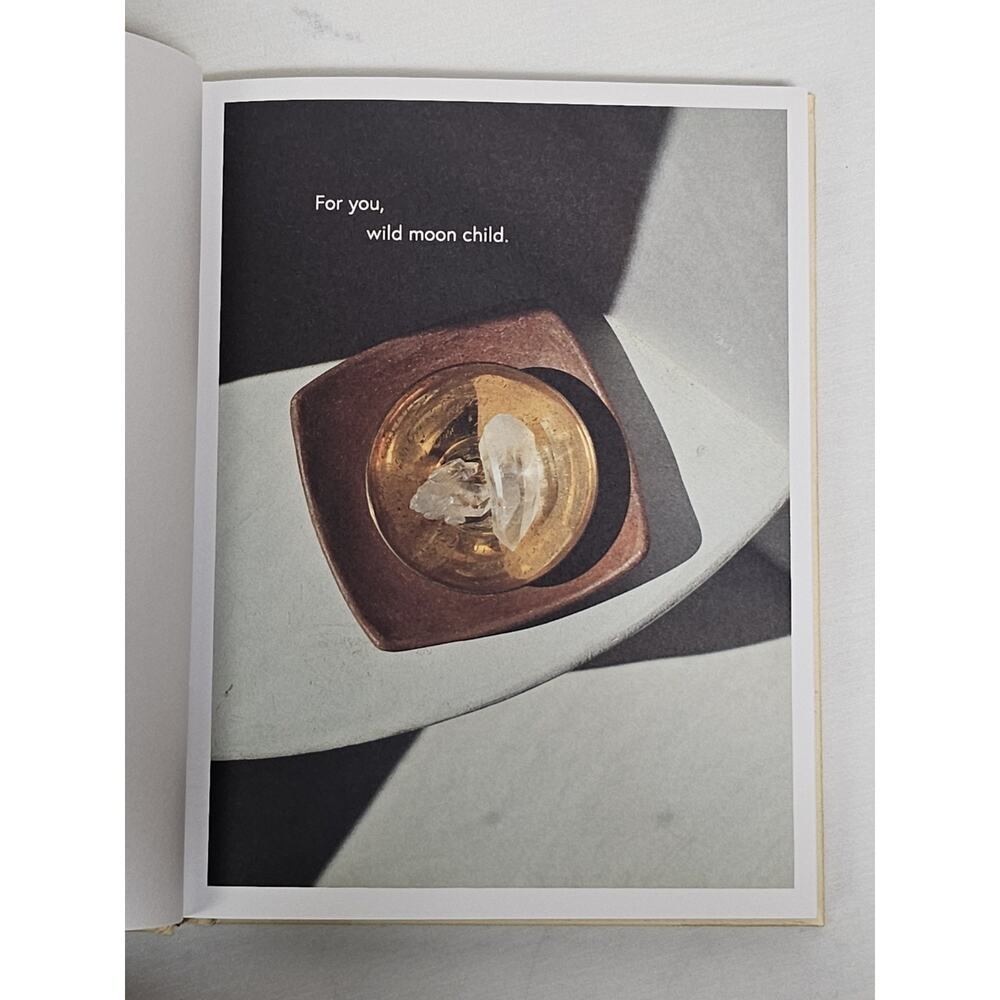 Moon Bath : Bathing Rituals and Recipes for Relaxation and Vitality - Picture 6 of 16